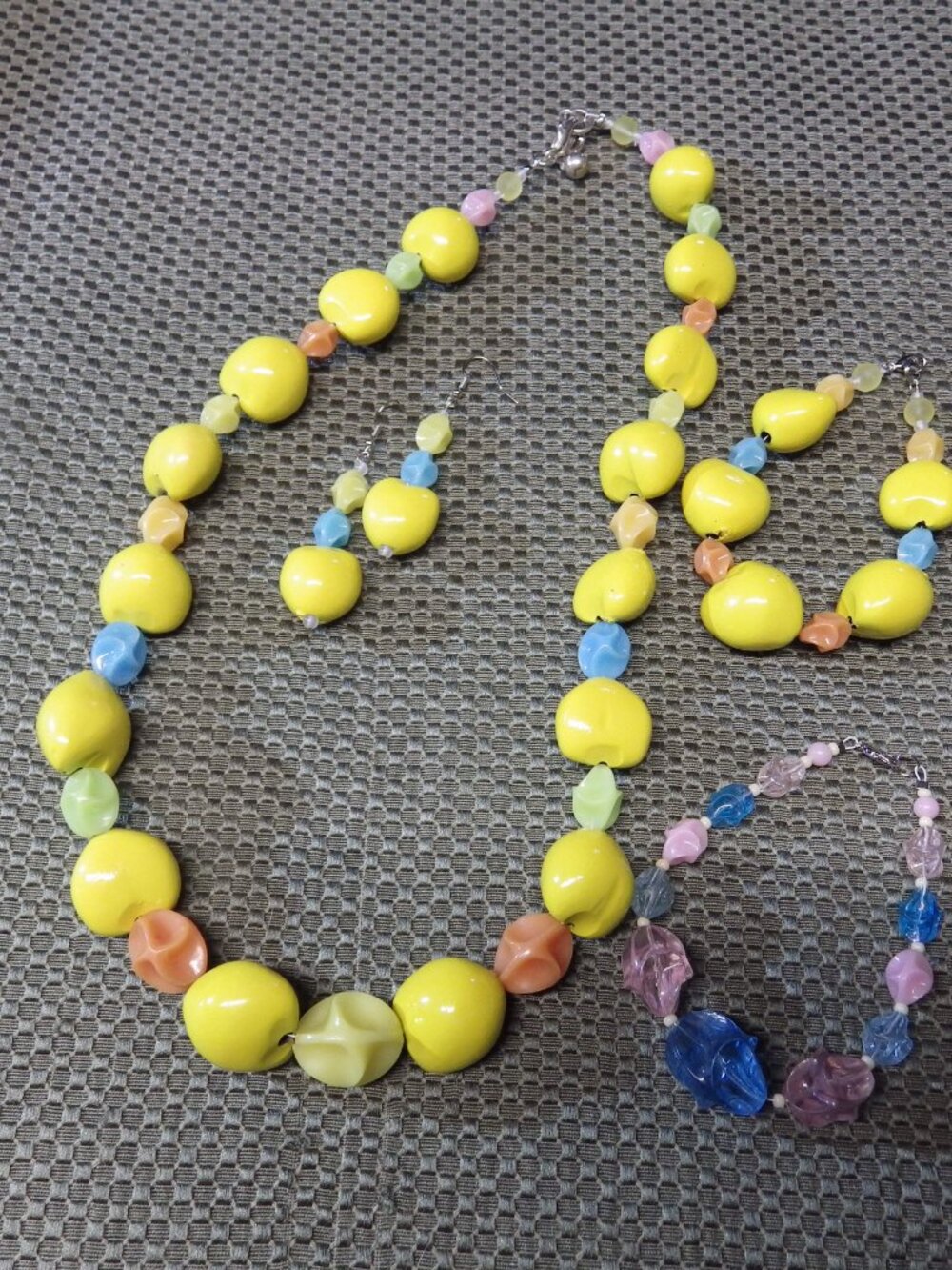 Yellow Kukui Nut & Pastel plastic beaded Necklace Earrings Bracelets